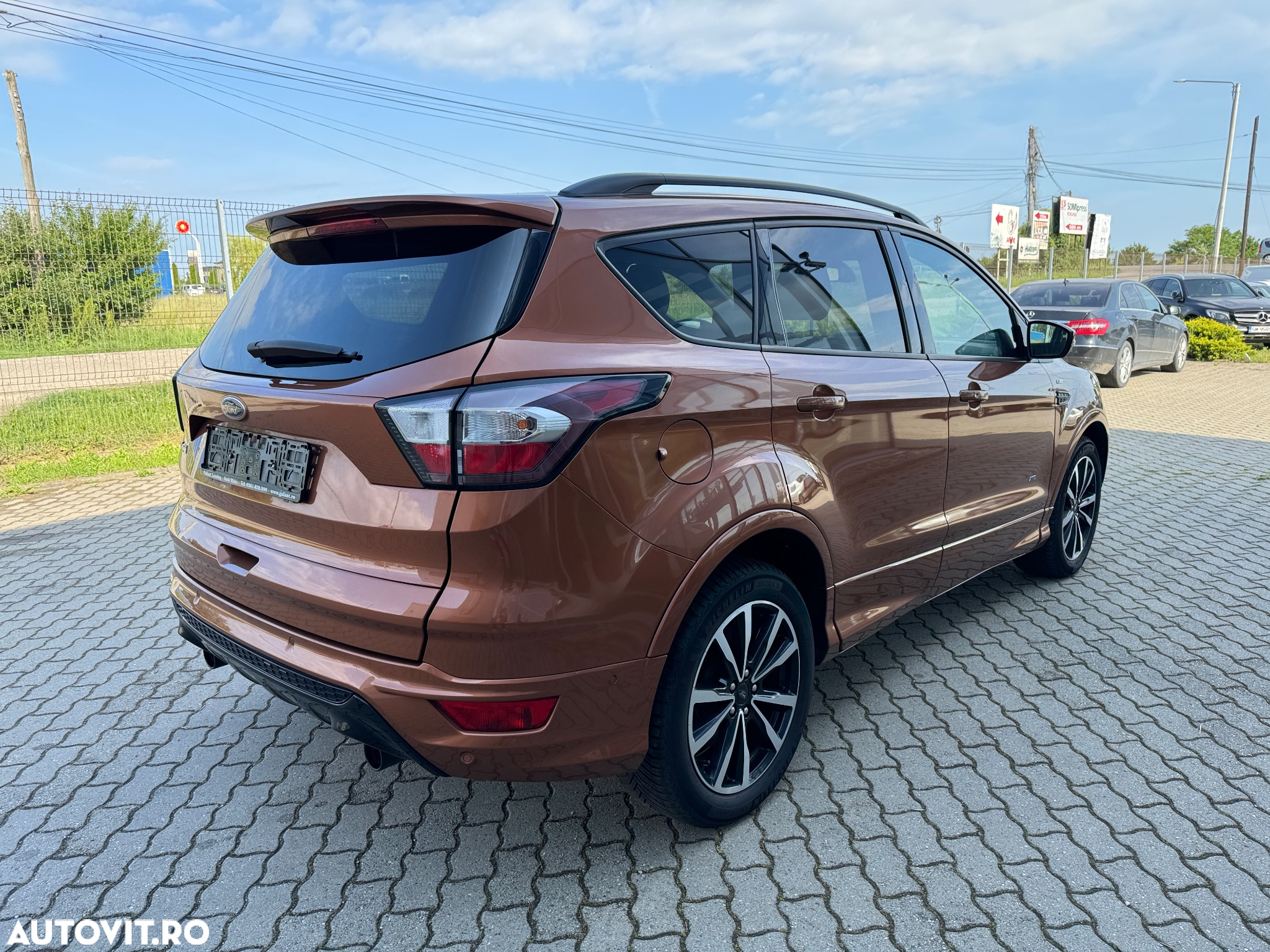 Ford Kuga 2.0 TDCi 4WD Powershift ST-Line - 4