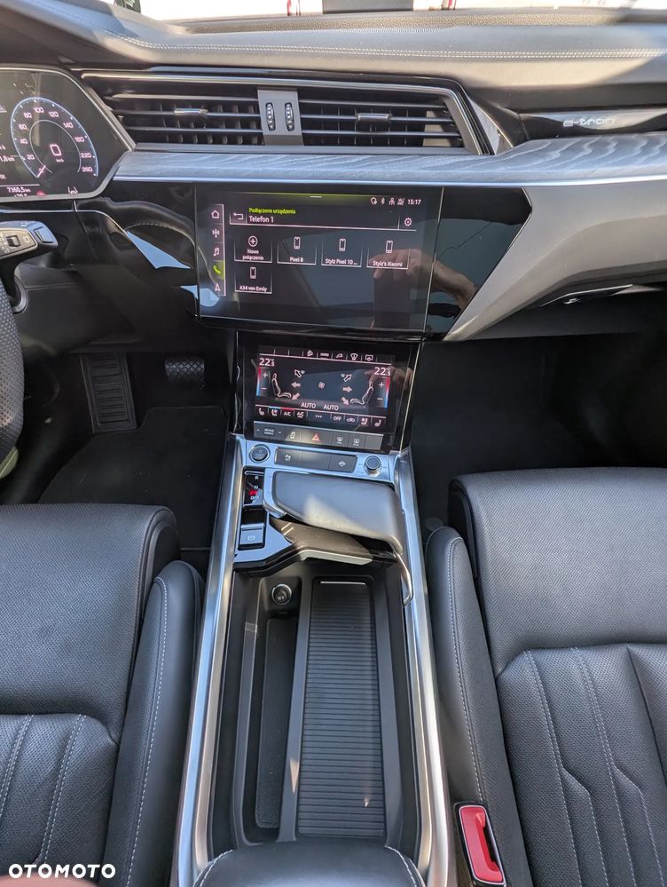 Audi e-tron 55 Quattro S Line - 32