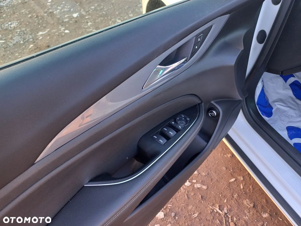 Opel Insignia - 21