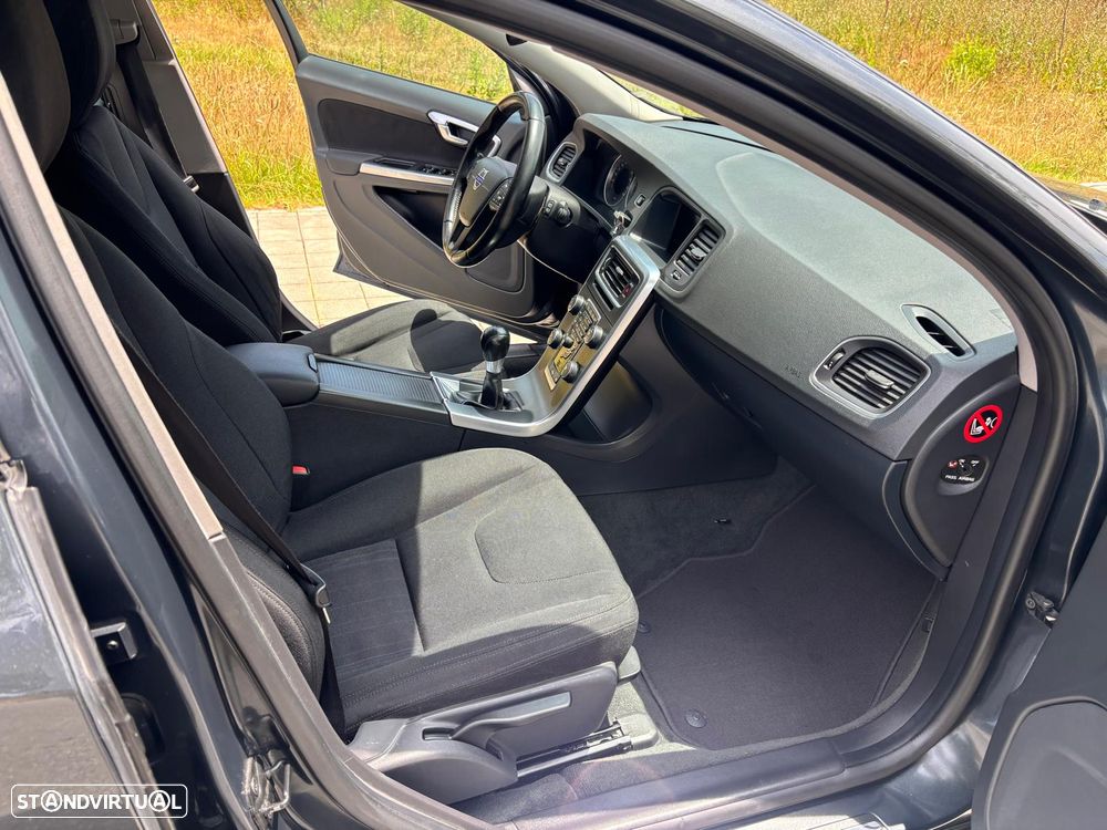Volvo V60 DRIVe - 19