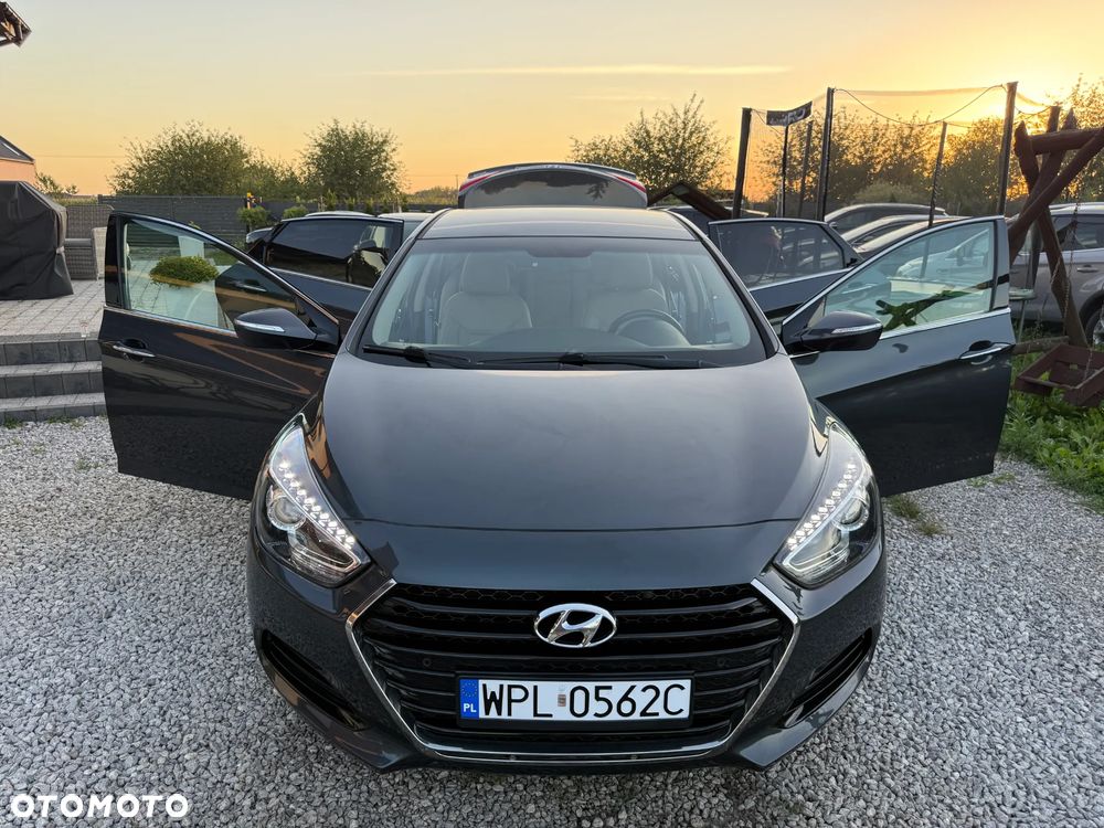 Hyundai i40 Kombi 1.7 CRDi Premium - 17