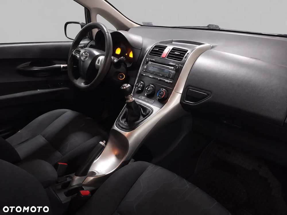 Toyota Auris 1.33 VVT-i Terra - 7