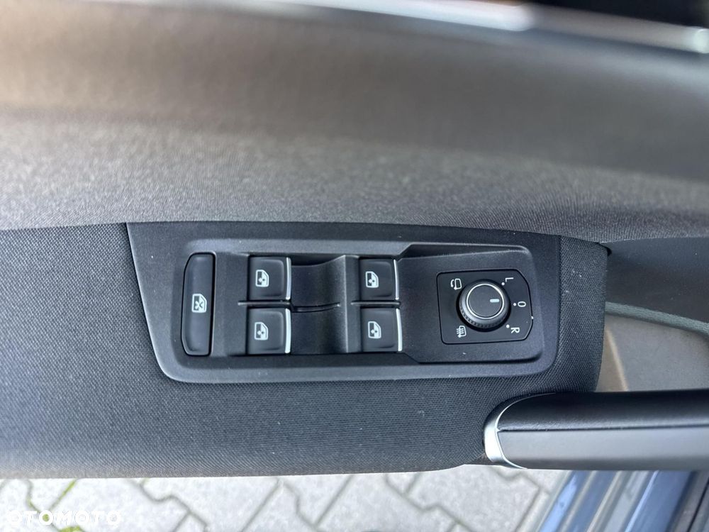 Volkswagen Touran - 20