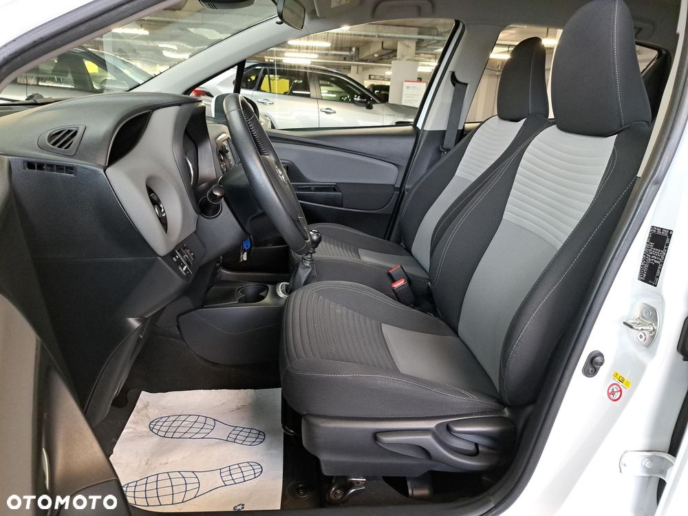 Toyota Yaris - 11