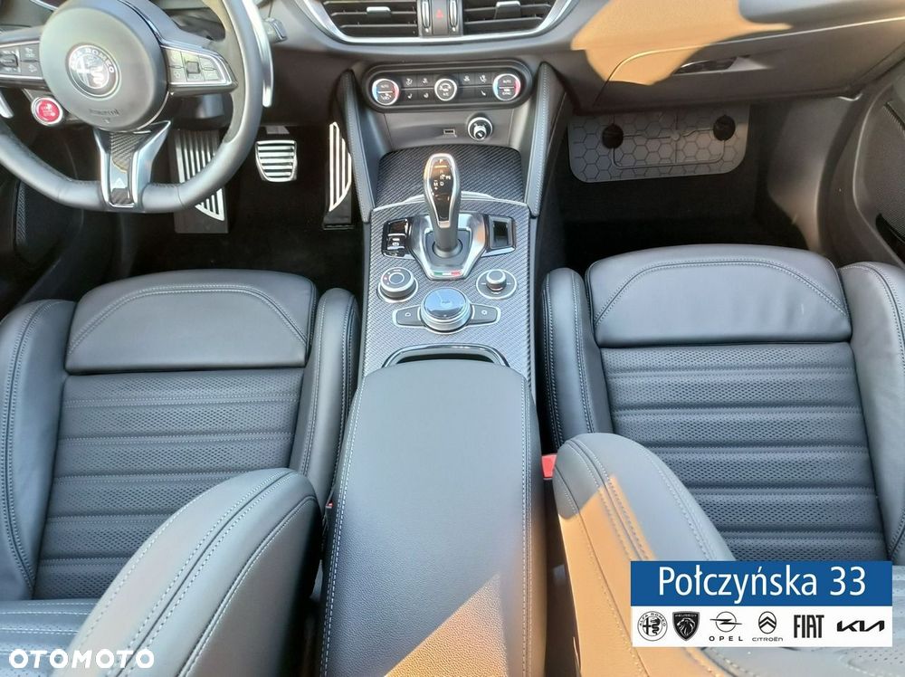 Alfa Romeo Stelvio - 30