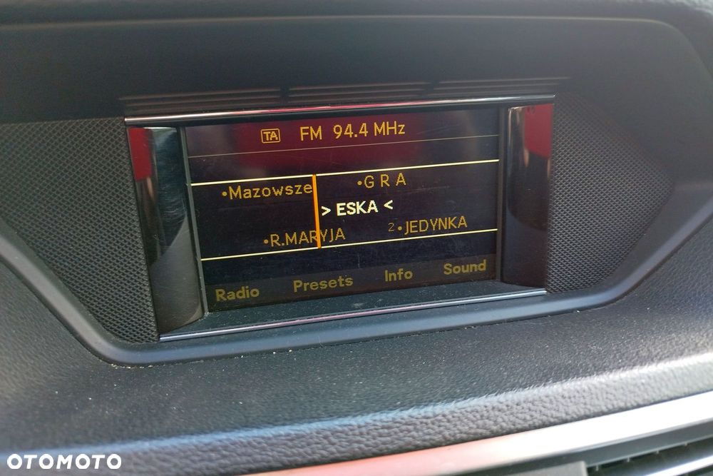 Mercedes W212 W207 radio CD oryginał A2129004910 + ekran wyświetlacz VDO A2129004900 komplet do MERCEDES w212 E-klasa 09- - 19