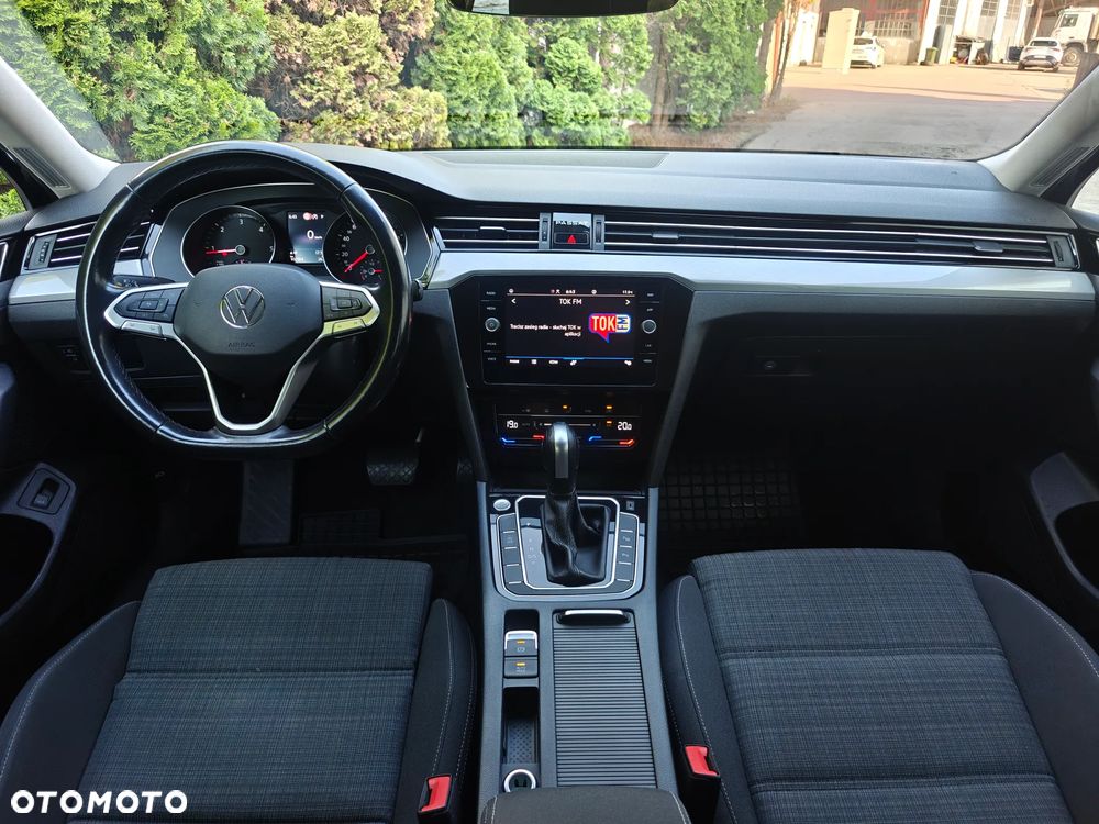 Volkswagen Passat 2.0 TDI SCR DSG Comfortline - 23
