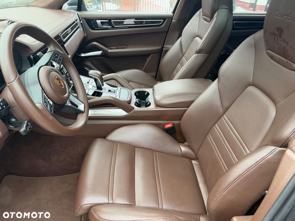 Porsche Cayenne - 10