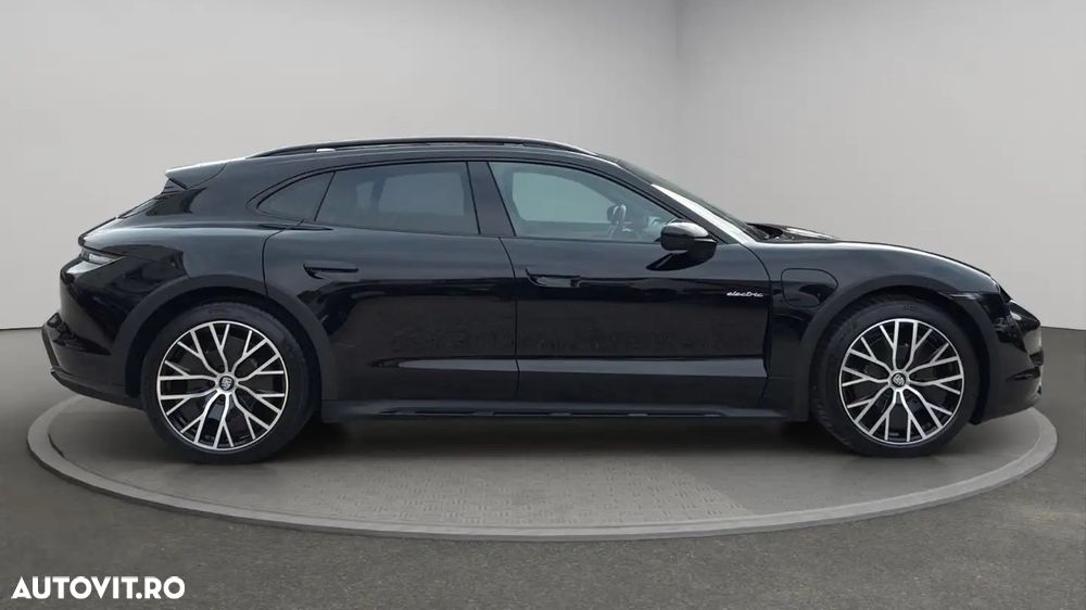 Porsche Taycan 4 - 9