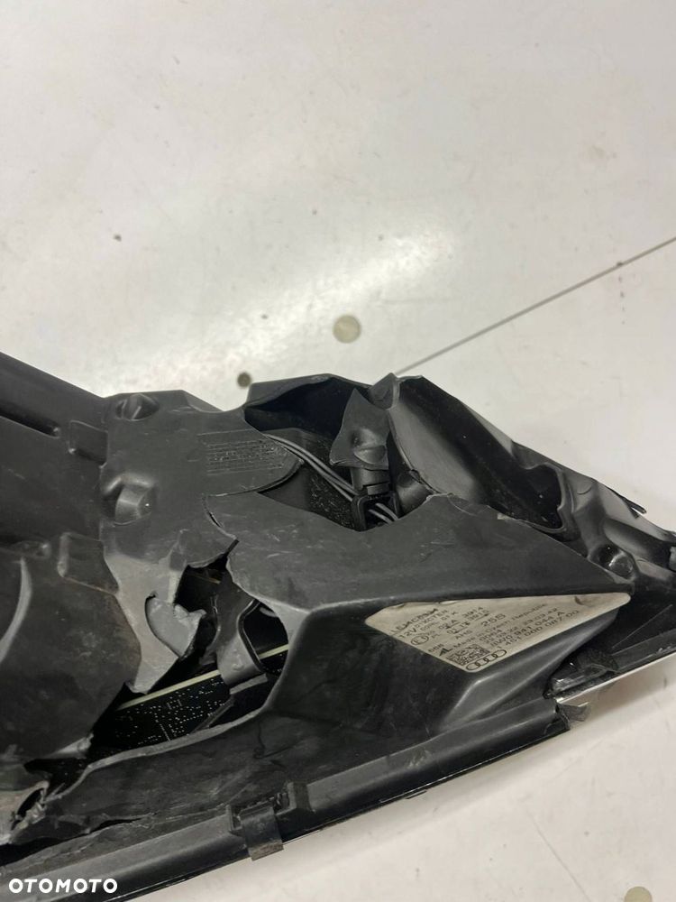 8W0 941 044 Reflektor lampa uszkodzona Audi A4 S4 B9 PRAWA - 8