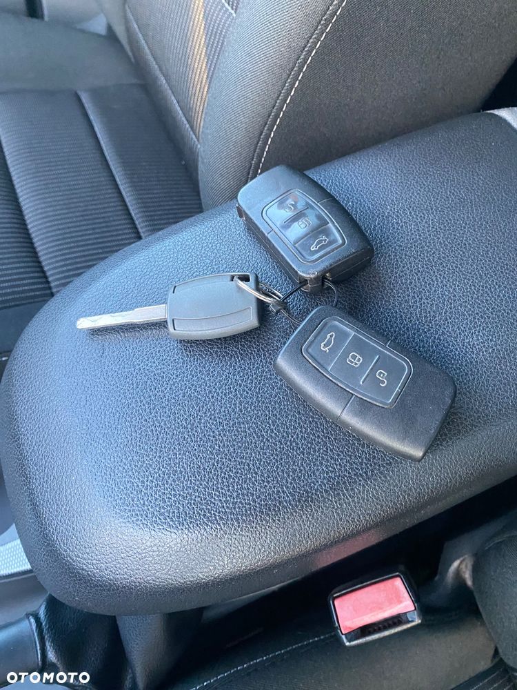 Ford Focus 1.8 Titanium - 12