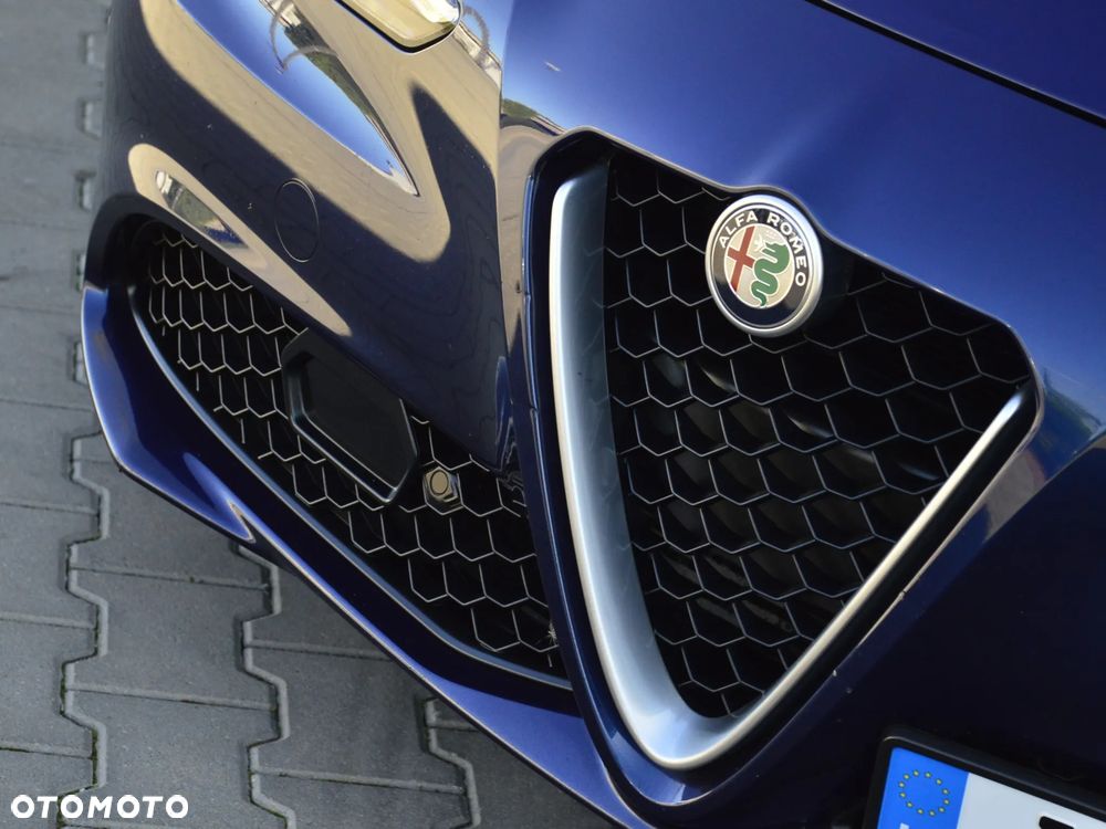 Alfa Romeo Giulia - 2