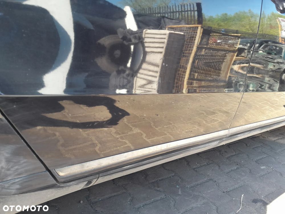 Drzwi tylne prawe VW Passat B7 sedan LC9X - 3