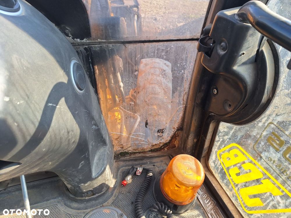 JCB 3Cx 4X4 - 16