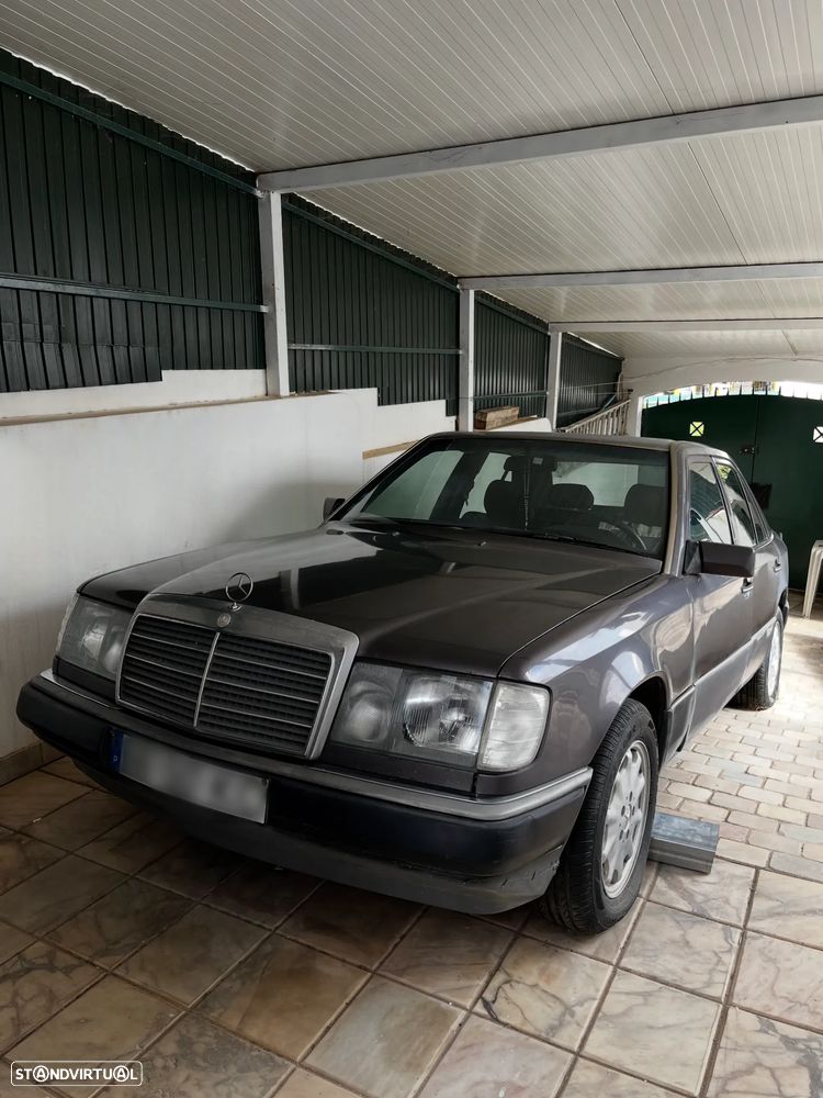 Mercedes-Benz W124 (1984-1997) 250 TD - 1