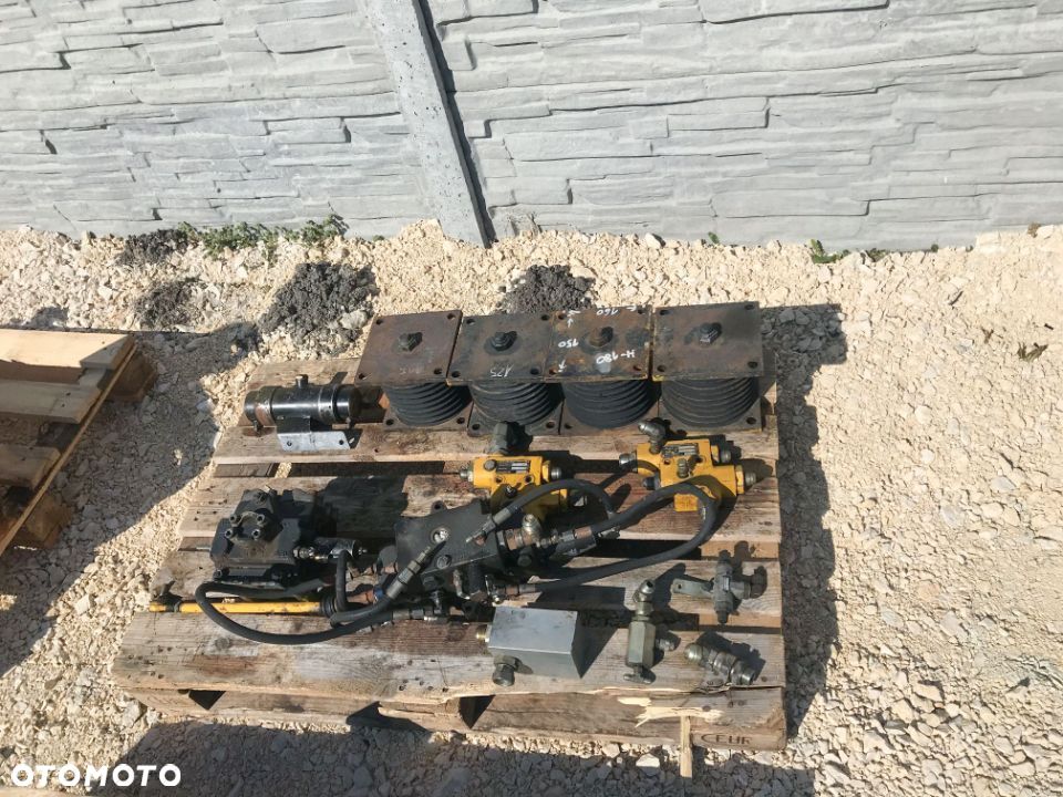 Wozidło Volvo A30D A25C Części Most Zwolnica Wkład Skrzynia Silnik Przegub Siłownik A30C A25D - 8