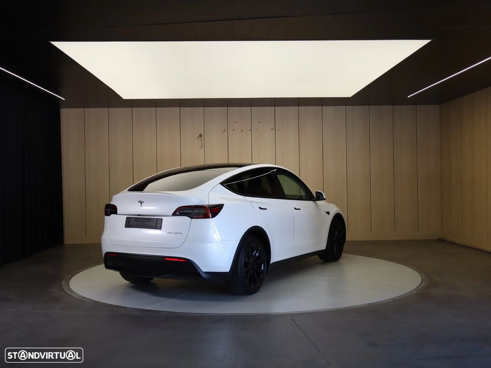 Tesla Model Y Long Range Dual Motor AWD - 6