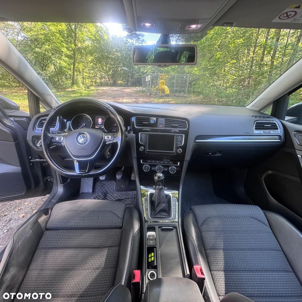 Volkswagen Golf - 35