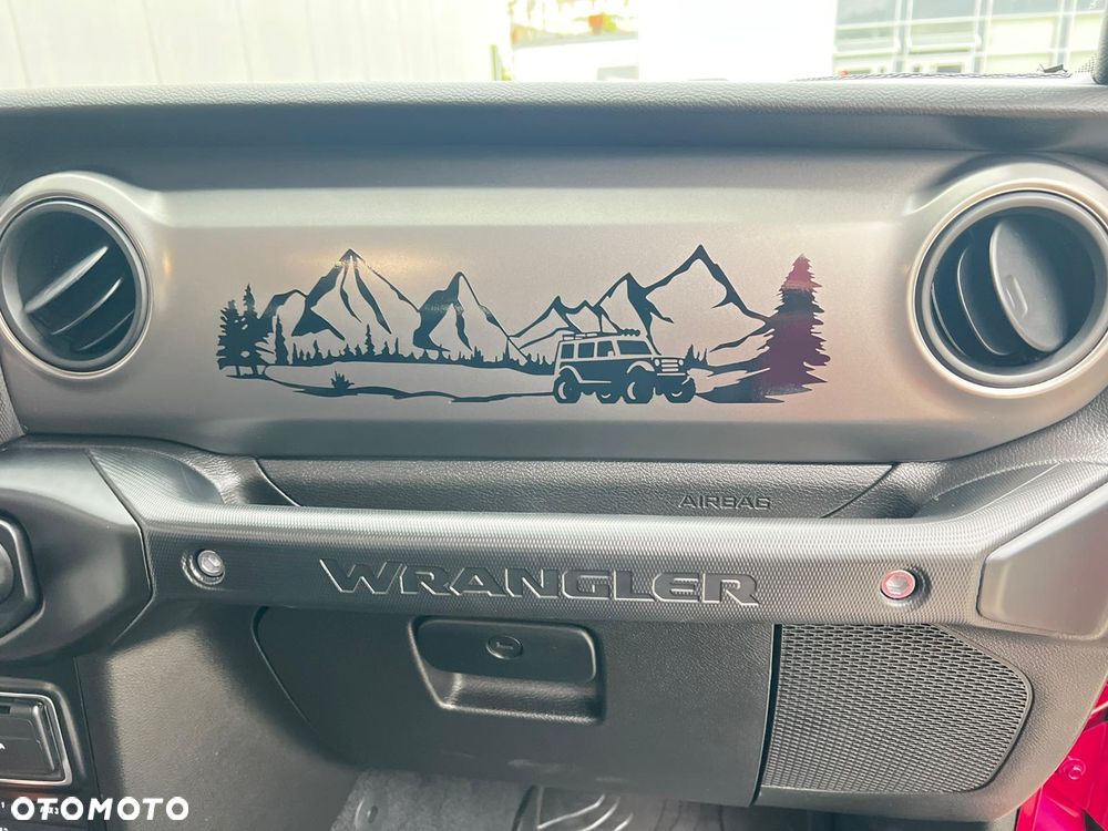 Jeep Wrangler - 13