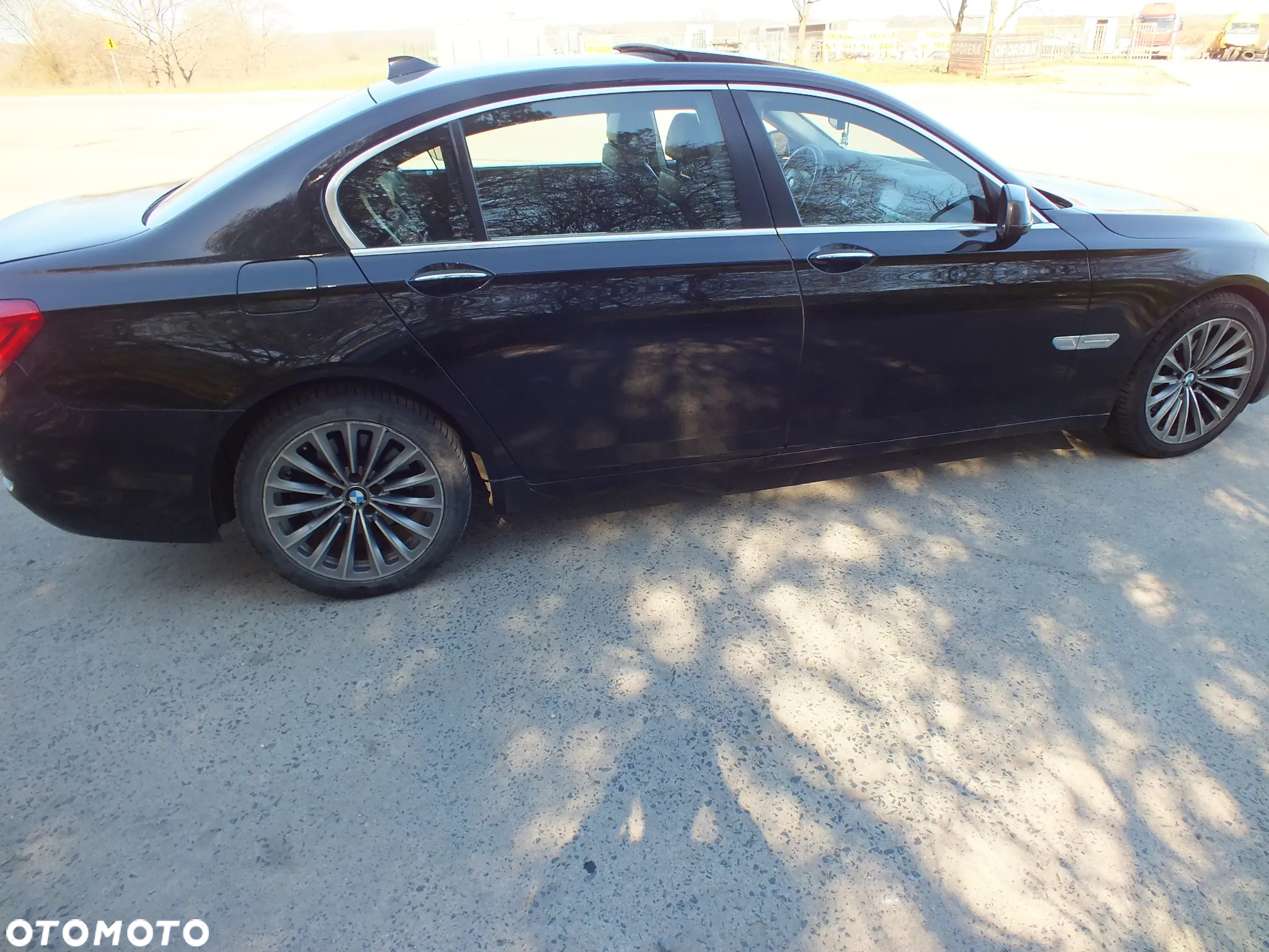 BMW Seria 7 740Li - 5