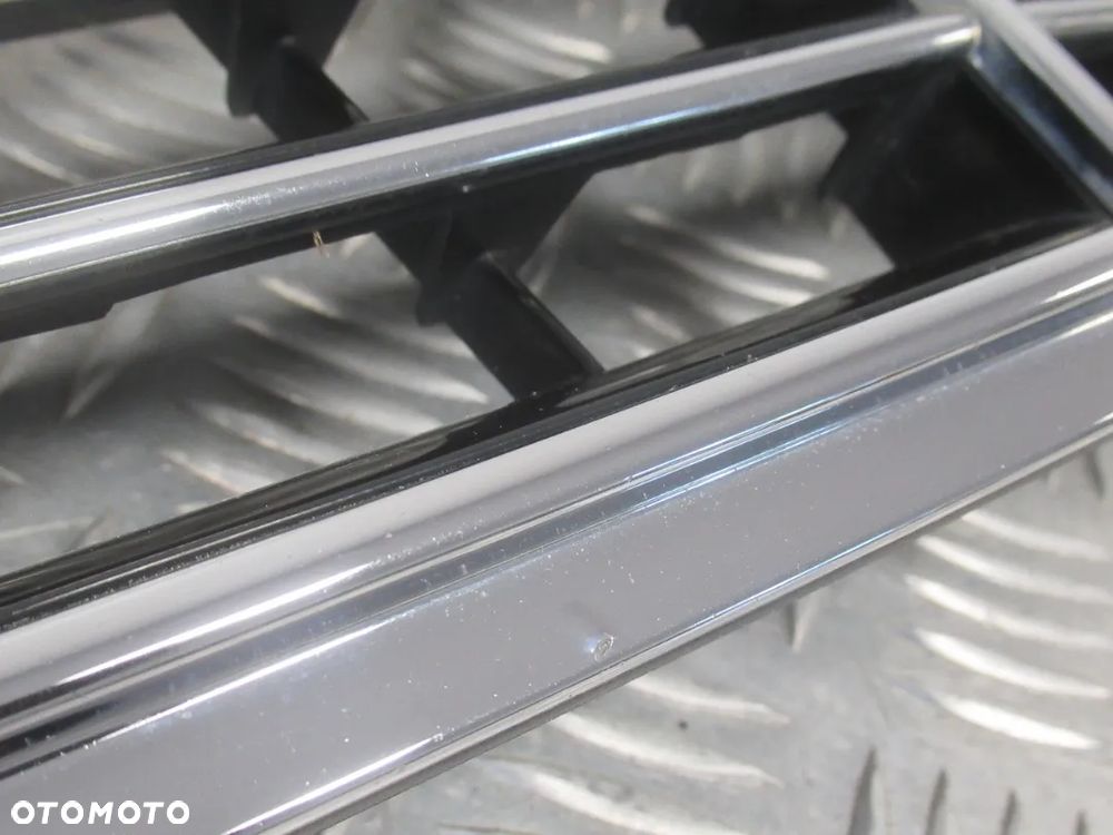 GRILL GRIL ATRAPA MERCEDES C-KLASA W203 2000-2004 - 11