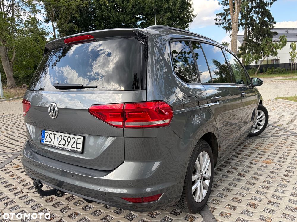 Volkswagen Touran - 4