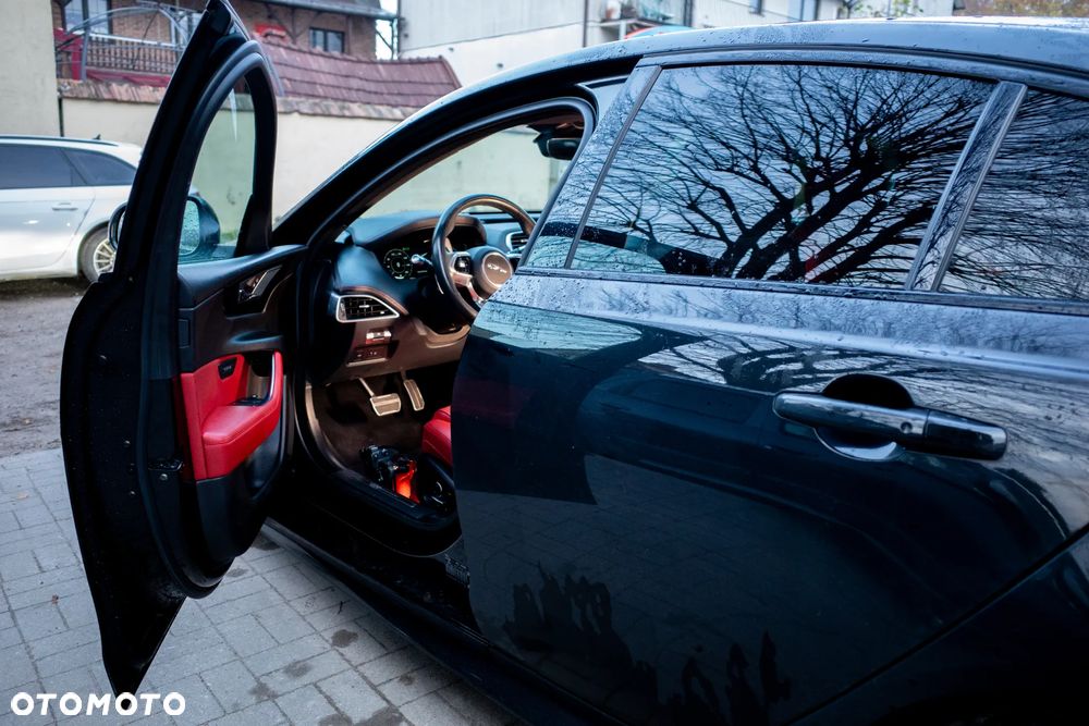 Jaguar XE 2.0 P250 R-Dynamic Black - 3