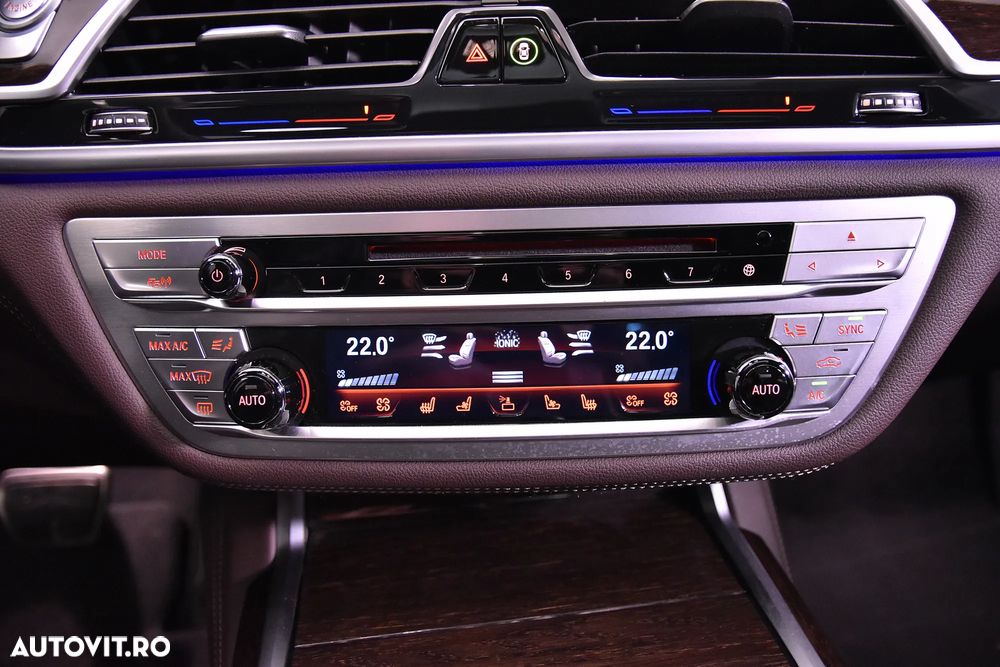 BMW Seria 7 740Ld xDrive MHEV - 19