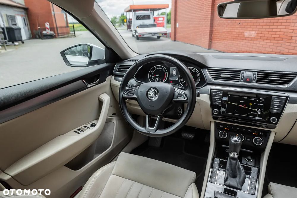 Skoda Superb 2.0 TSI Sportline DSG - 21