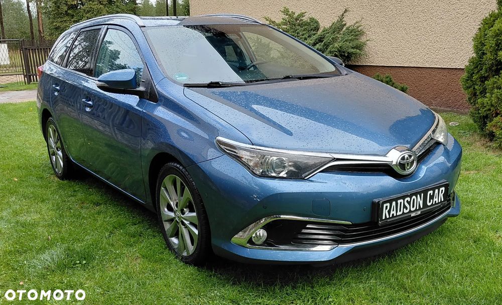 Toyota Auris 1.6 D-4D Executive - 3