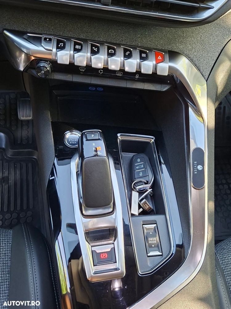 Peugeot 3008 PHEV EAT8 Allure - 29