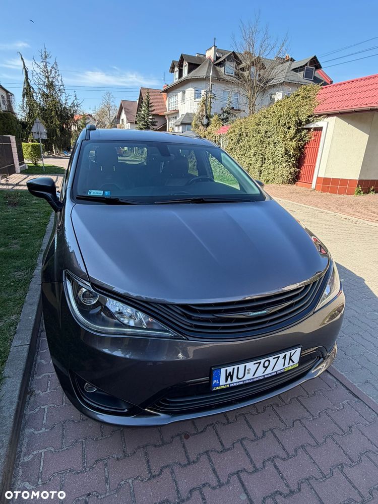 Chrysler Pacifica - 6