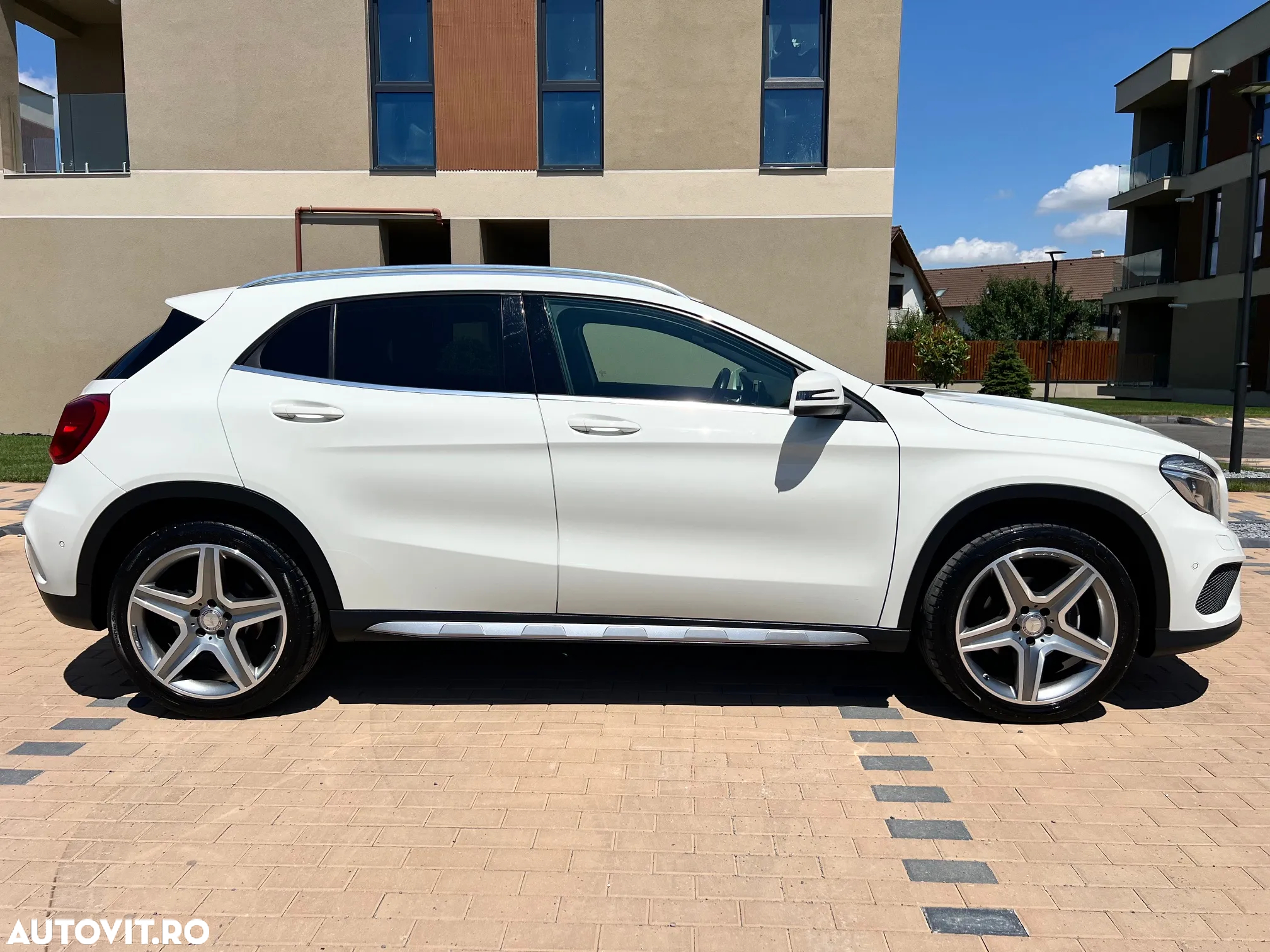Mercedes-Benz GLA 200 7G-DCT AMG Line - 30