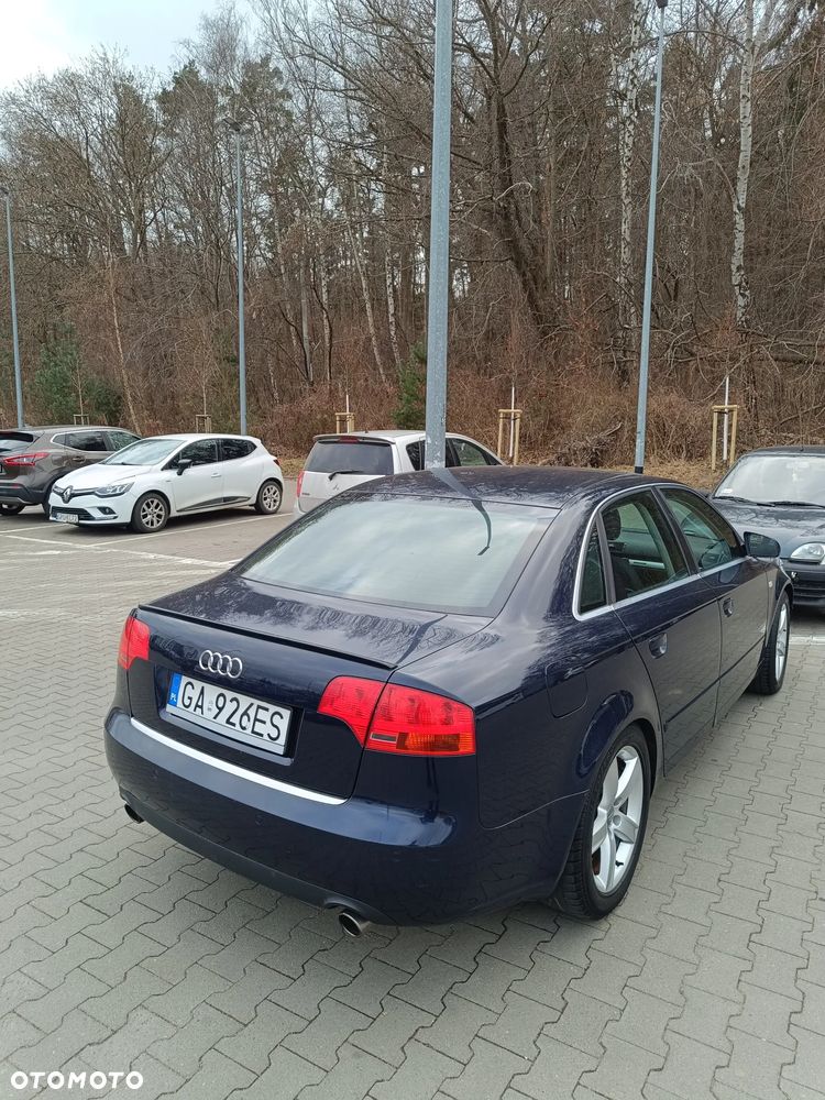 Audi A4 Limousine 1.8 T quattro - 1