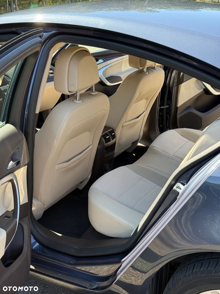 Opel Insignia 1.8 Cosmo - 11