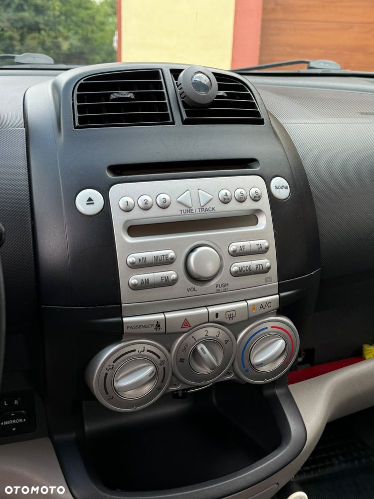 Daihatsu Sirion 1.3 - 10
