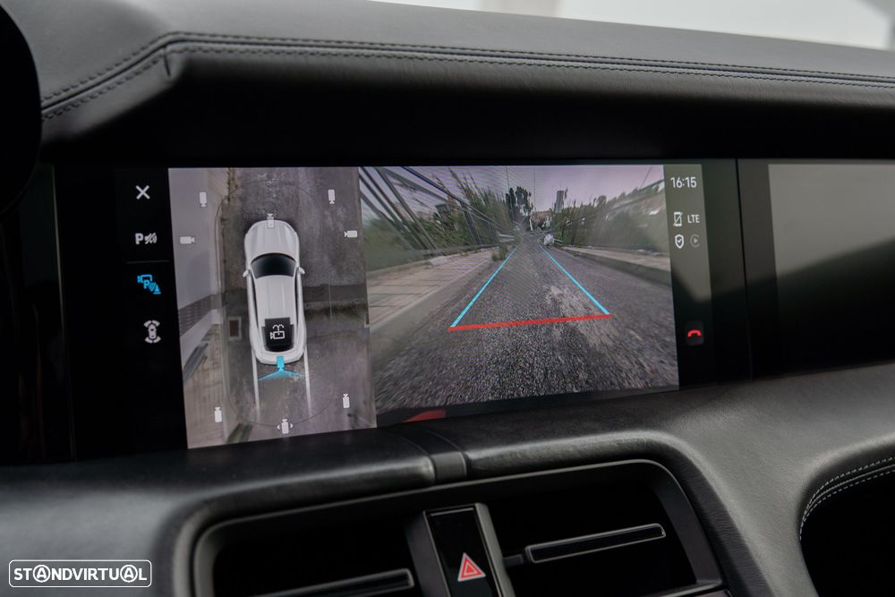 Porsche Taycan 4S - 36