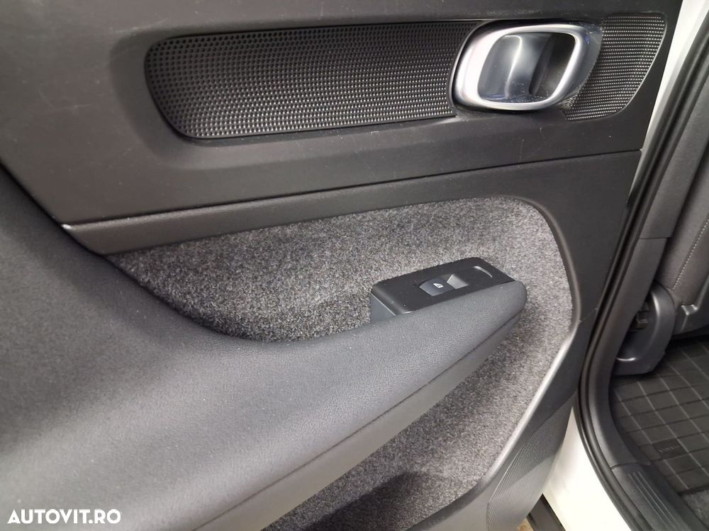 Volvo XC 40 - 25