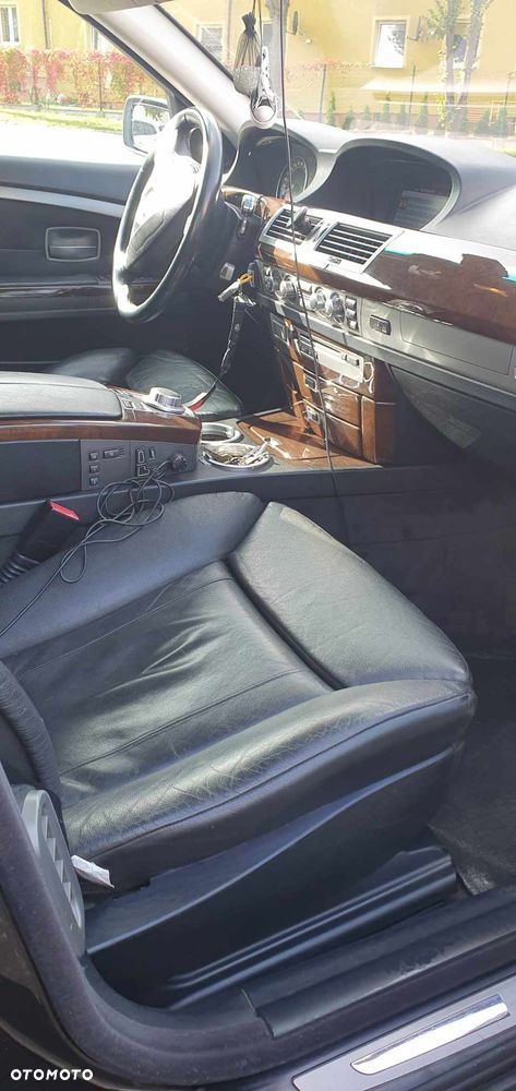BMW Seria 7 740i L - 6