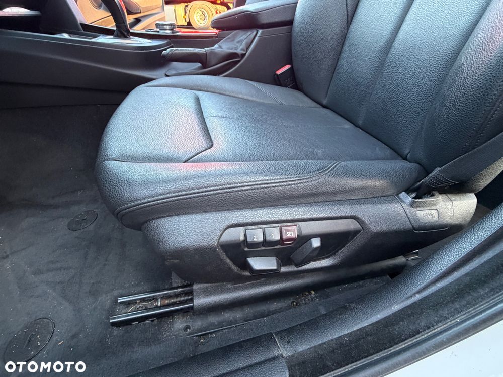 BMW 3GT 328i xDrive Sport-Aut M Sport - 13