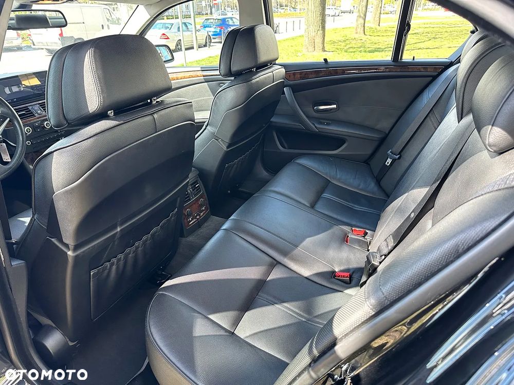 BMW Seria 5 530i xDrive - 11