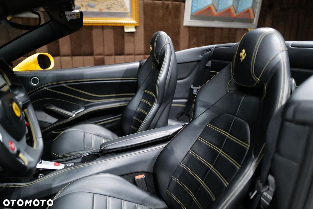 Ferrari California T - 14