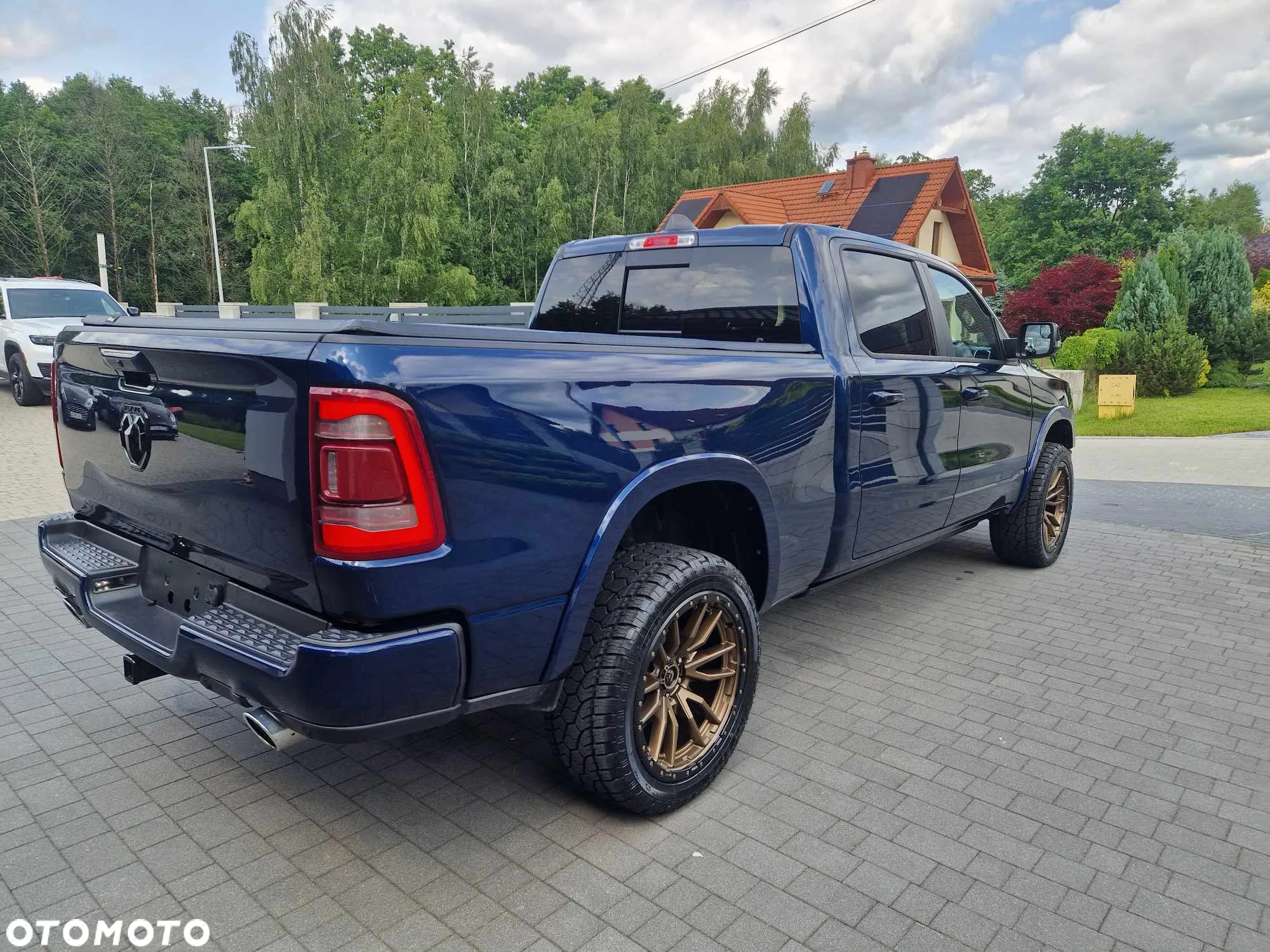 Dodge RAM 1500 5.7 4x4 - 18