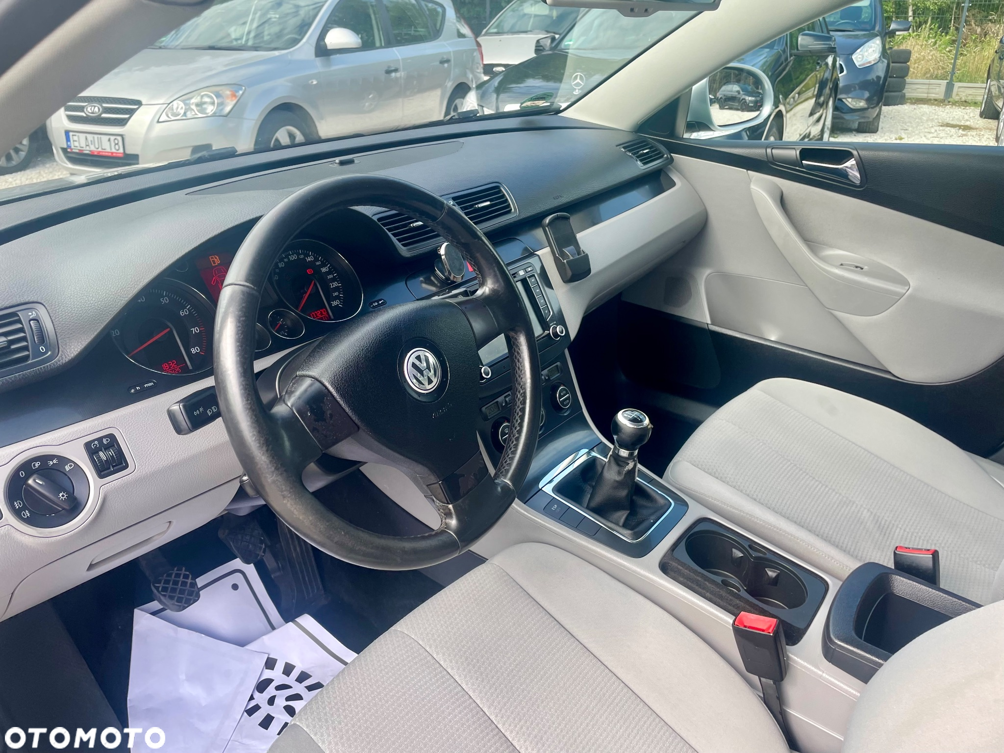 Volkswagen Passat - 19