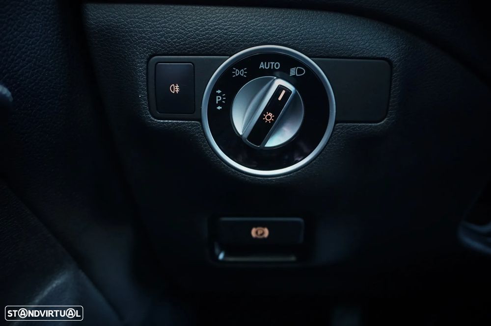 Mercedes-Benz CLA 200 Shooting Brake (CDI) d Urban - 28