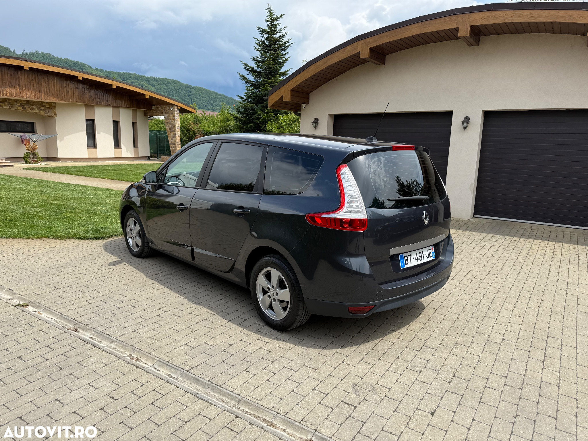 Renault Grand Scenic dCi 110 EDC Bose Edition - 4