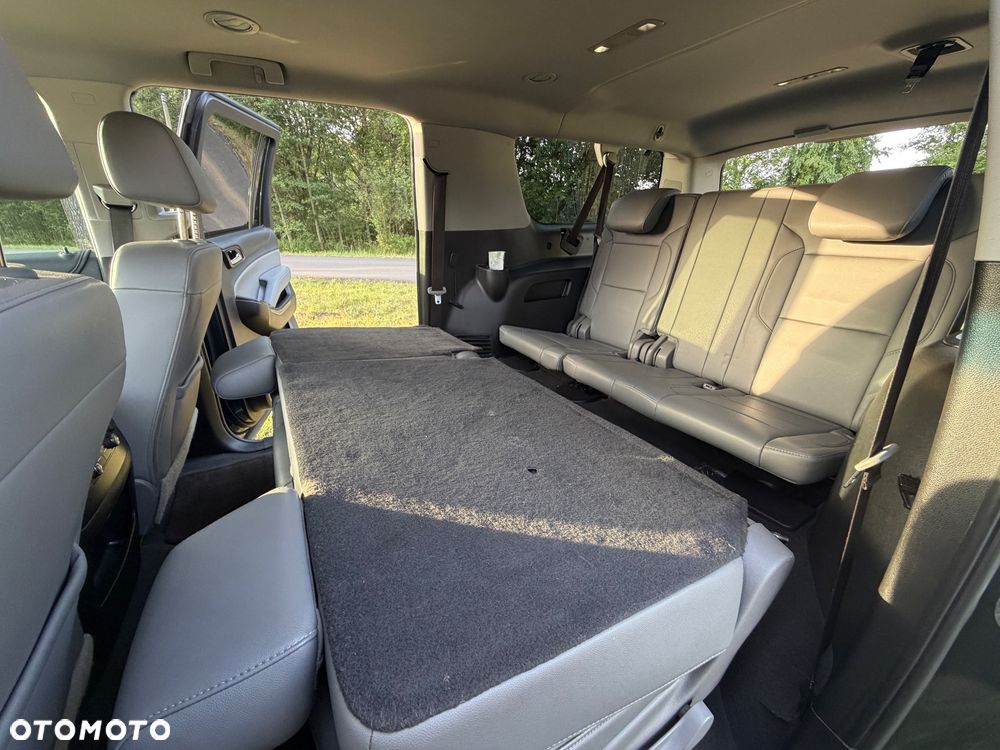 Chevrolet Suburban - 23