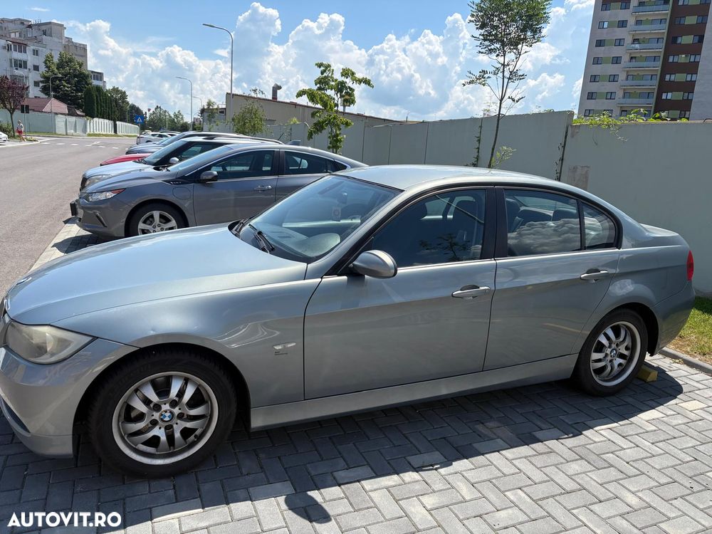 BMW Seria 3 320i Aut. - 3