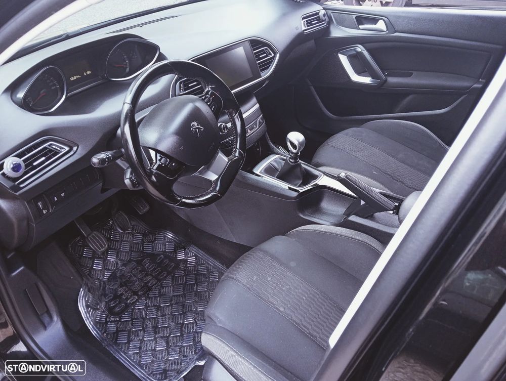 Peugeot 308 SW - 7