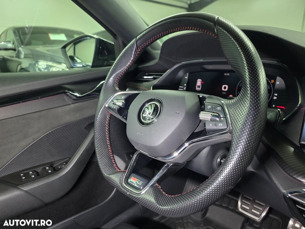 Skoda Octavia 2.0 TDI DSG 4X4 RS Plus - 11